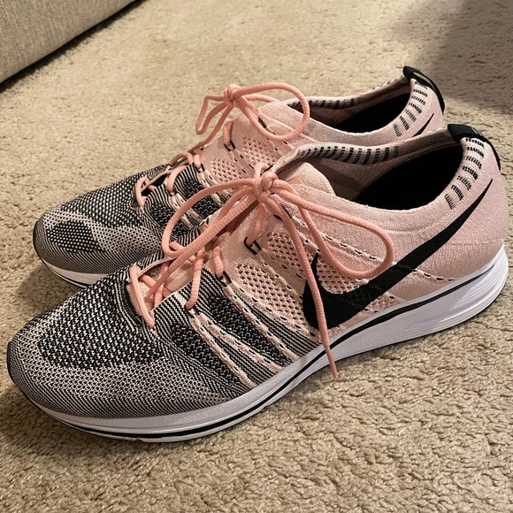 nike flyknit trainer pink